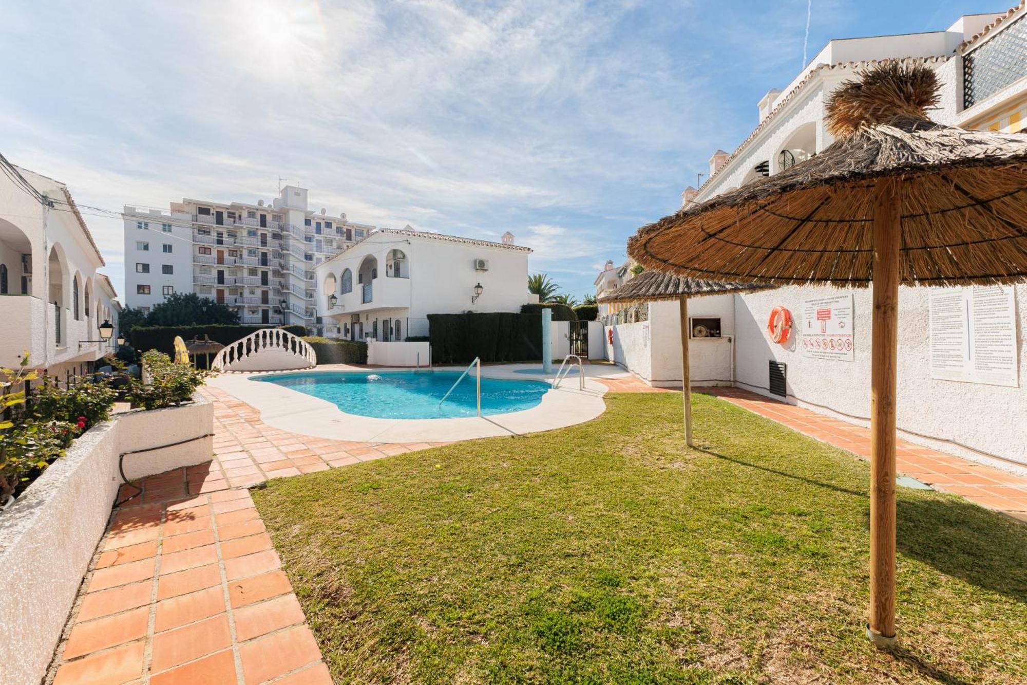 1 Bedroom In Verano Azul, Free Wi-Fi Nerja Kültér fotó