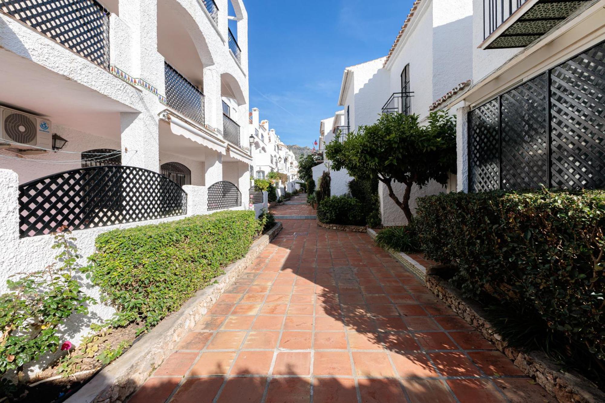 1 Bedroom In Verano Azul, Free Wi-Fi Nerja Kültér fotó